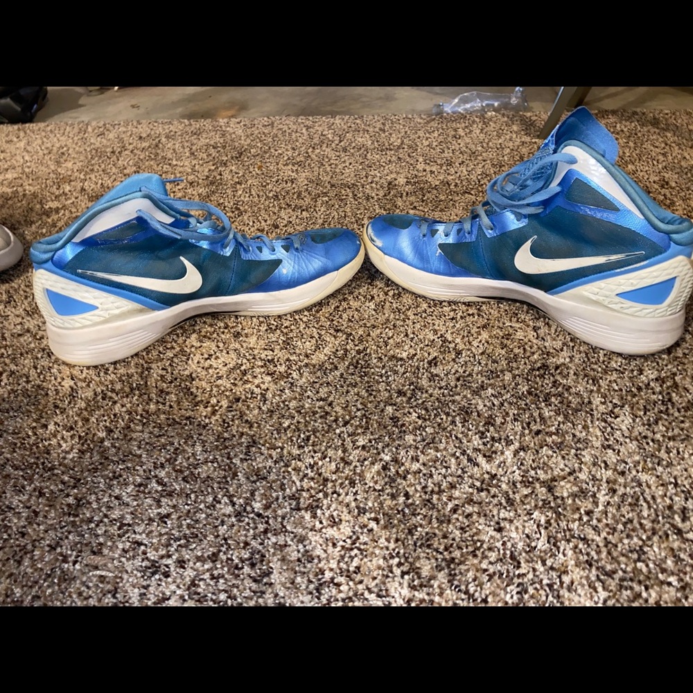 Nike Hyperdunks - image 4